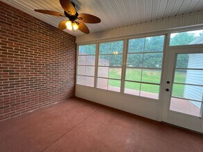 1930 Scarlett Meadows Dr in Sevierville, TN - Building Photo - Building Photo