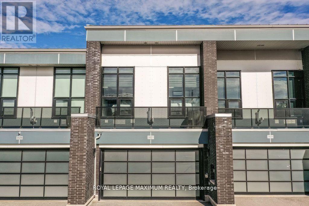 3527 Riva Ave in Innisfil, ON - Building Photo