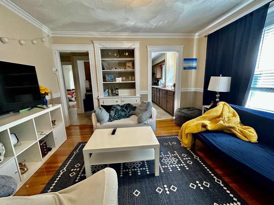 27 Sunset Rd in Somerville, MA - Building Photo