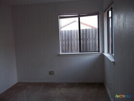 2001 Carousel Dr in Killeen, TX - Building Photo