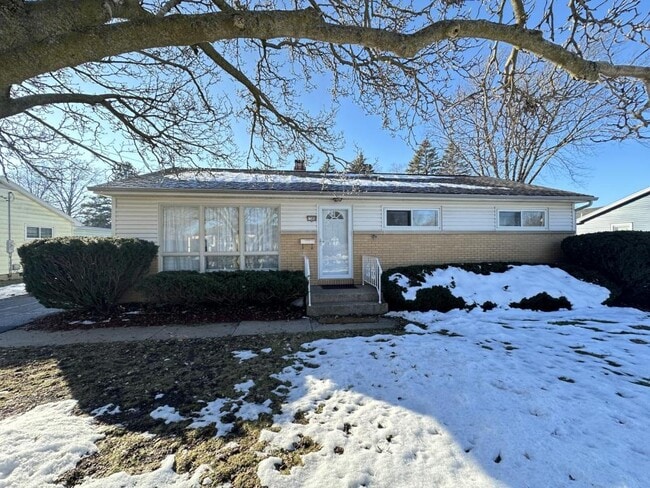 1368 Spruce Ave in Galesburg, IL - Building Photo - Building Photo