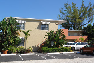 999 NE 23rd Dr in Wilton Manors, FL - Building Photo - Building Photo