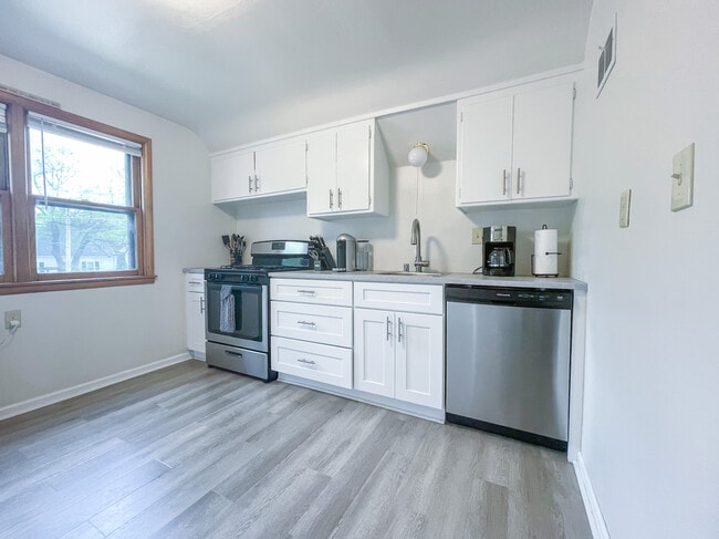 property at 139 S 72nd St