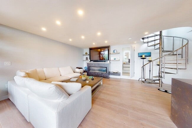 265 Beacon St, Unit H5 in Boston, MA - Foto de edificio - Building Photo