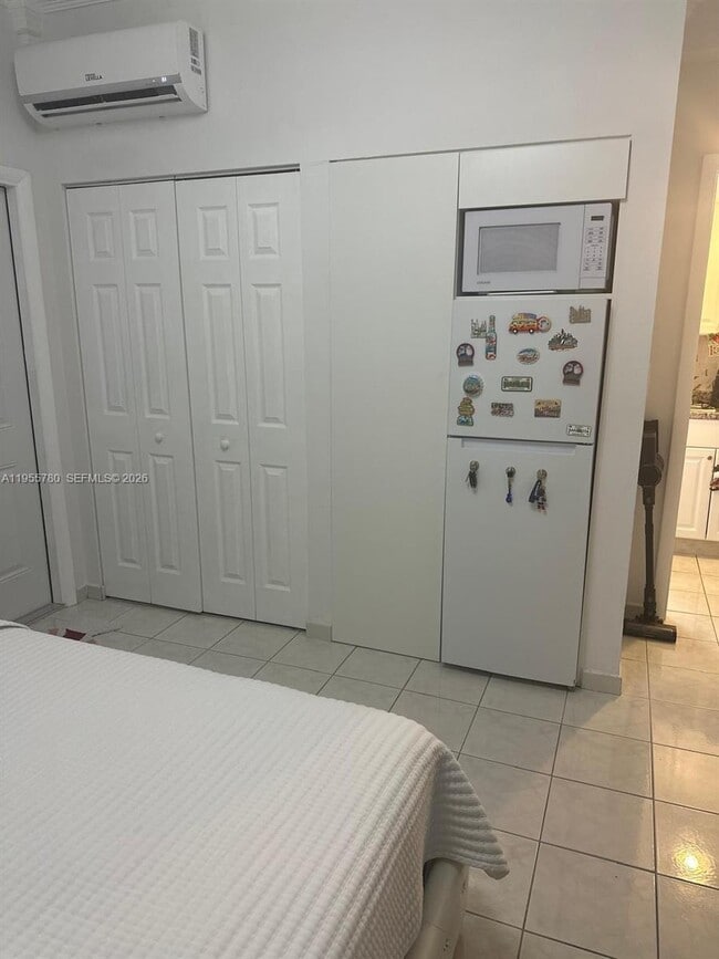 12285 SW 10th Terrace in Miami, FL - Building Photo - Building Photo