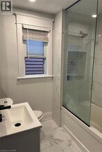 1090 Cannon St E in Hamilton, ON - Building Photo - Building Photo