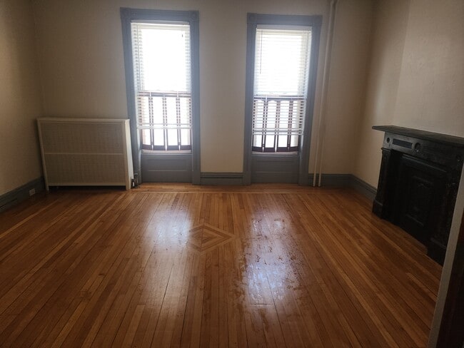 3044 6th Ave, Unit Apt. 1 in Troy, NY - Building Photo - Building Photo