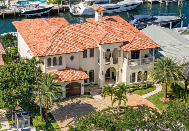 property at 2901 NE 22nd Ct