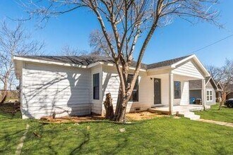 609 E Morton St in Denison, TX - Building Photo - Building Photo