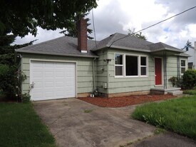 2724 SE 164th Ave in Portland, OR - Building Photo