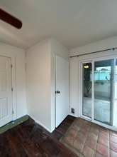 2528 Denmead St in Lakewood, CA - Foto de edificio - Building Photo