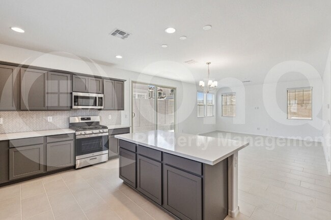 3817 N 100th Dr in Avondale, AZ - Building Photo - Building Photo
