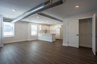 Michigan Street Apartment Homes in Grand Rapids, MI - Building Photo - Interior Photo