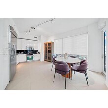 60 SW 13th St in Miami, FL - Building Photo - Building Photo