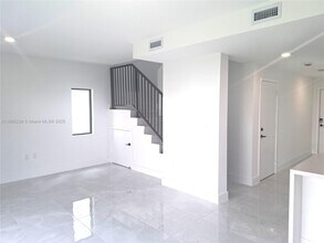 1373 NW 1st St in Florida City, FL - Building Photo - Building Photo
