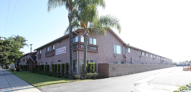 Studebaker Manor in Norwalk, CA - Building Photo - Building Photo