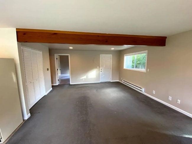 18032 5th Ave NE in Shoreline, WA - Building Photo - Building Photo