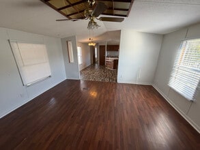 209 John Way in Dandridge, TN - Foto de edificio - Building Photo