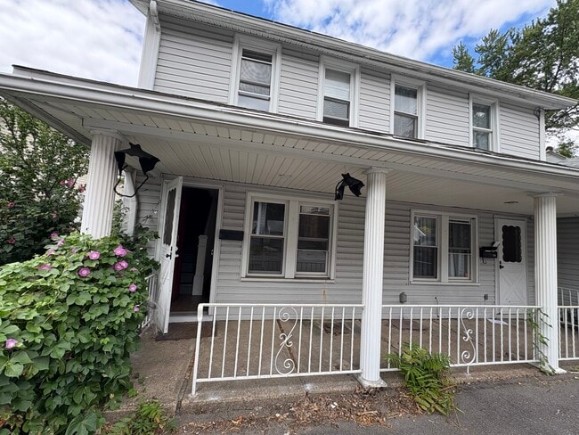 104 E Breaker St in Olyphant, PA - Building Photo - Building Photo