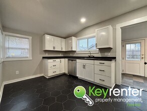 5030 S Thompson Ave in Tacoma, WA - Building Photo - Building Photo