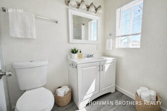 8701 S Figueroa St in Los Angeles, CA - Building Photo - Building Photo