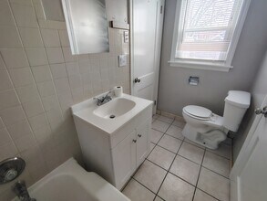 2516 Lawndale Ave in Rockford, IL - Building Photo - Building Photo