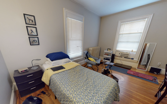 property at 8A Forest St