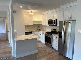125 Clubhouse Dr SW in Leesburg, VA - Building Photo