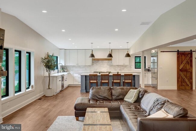 property at 10904 Belgravia Ct