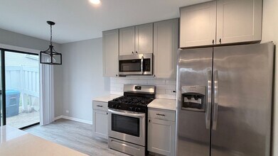 721 Sunfish Point in Schaumburg, IL - Building Photo - Building Photo