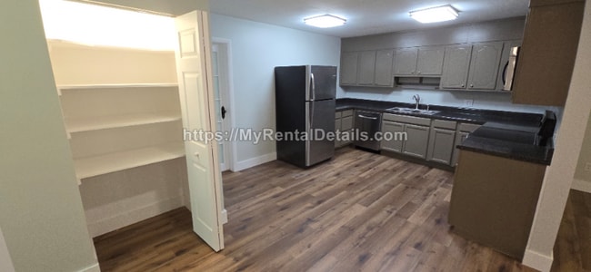 40 Dortch Ave in Asheville, NC - Foto de edificio - Building Photo