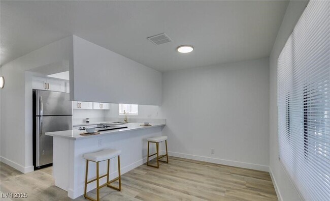 6932 Kilgore Dr in Las Vegas, NV - Building Photo - Building Photo