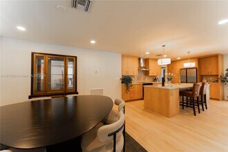 7361 SW 115th St in Miami, FL - Building Photo - Building Photo