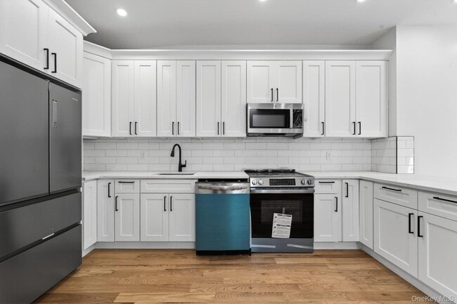 239 New Jersey Ave, Unit 2 in Brooklyn, NY - Building Photo - Building Photo