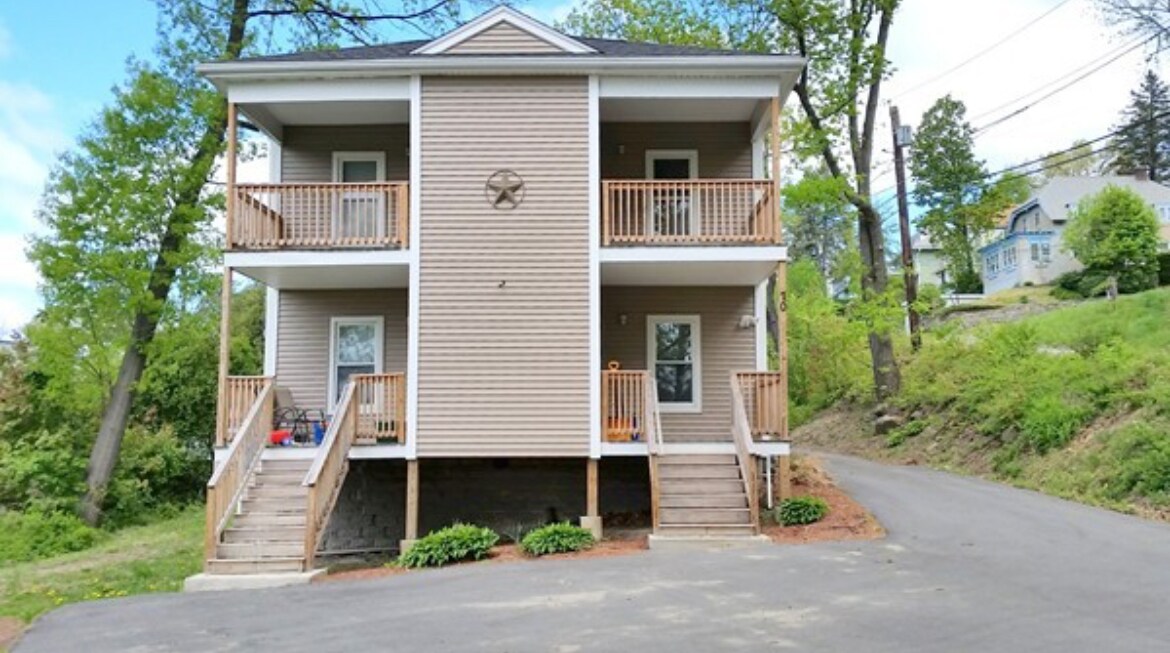70 Randolph Rd in Worcester, MA - Building Photo