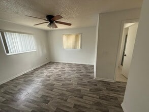 1907 E Chapel Dr in Deltona, FL - Building Photo - Building Photo
