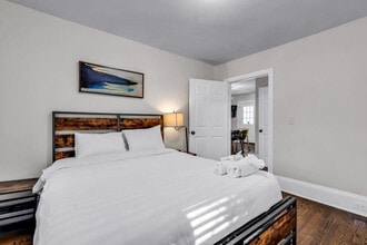820 Parkwood Ave in Charlotte, NC - Building Photo - Building Photo