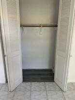 2238 Monroe St in Hollywood, FL - Building Photo