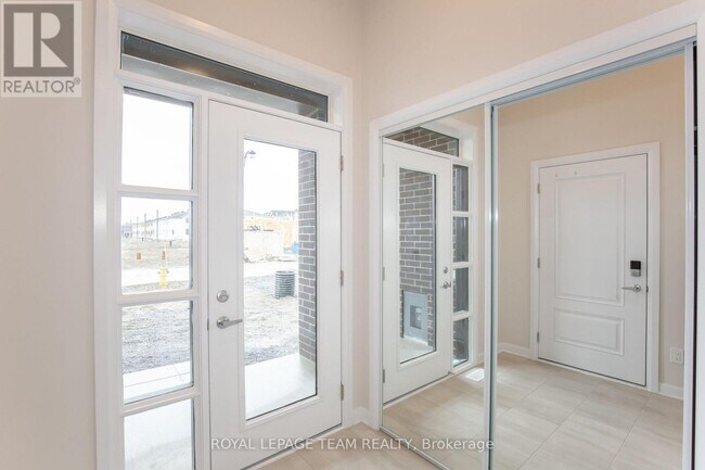 219 Invention Blvd in Ottawa, ON - Building Photo - Building Photo