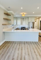 117 W Wisconsin Ave, Unit 117 Wisconsin Ave in Pewaukee, WI - Building Photo