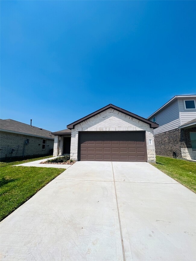 property at 5215 Mossdale Blf Ln