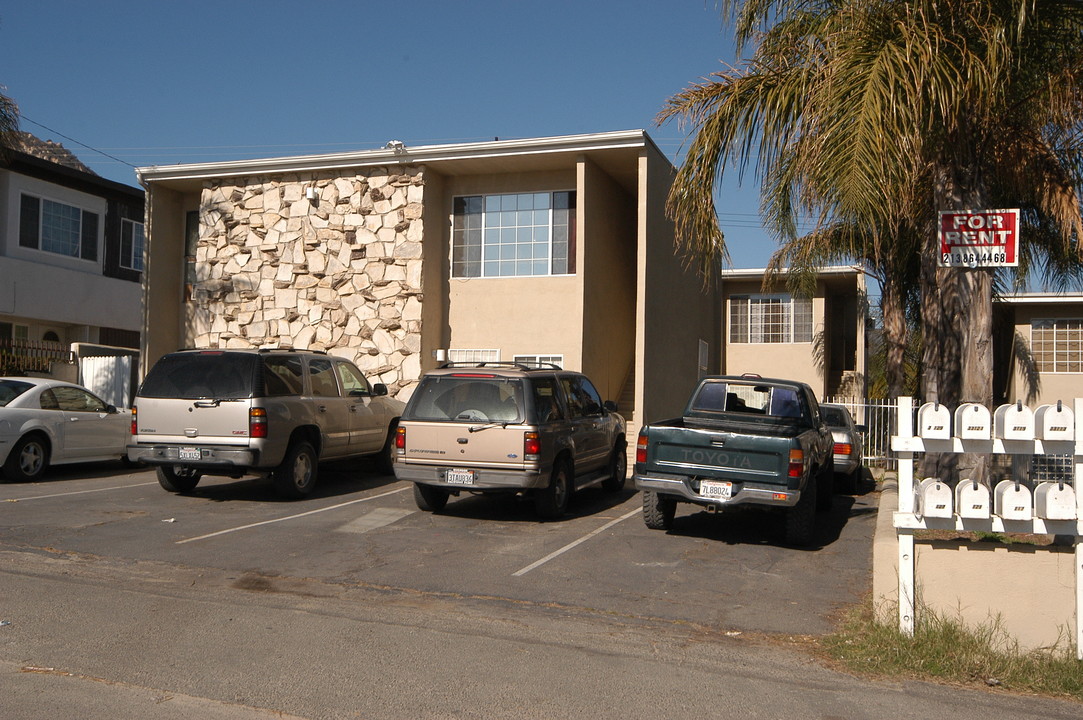 Schlenker Apartments in Lake Elsinore, CA - Building Photo