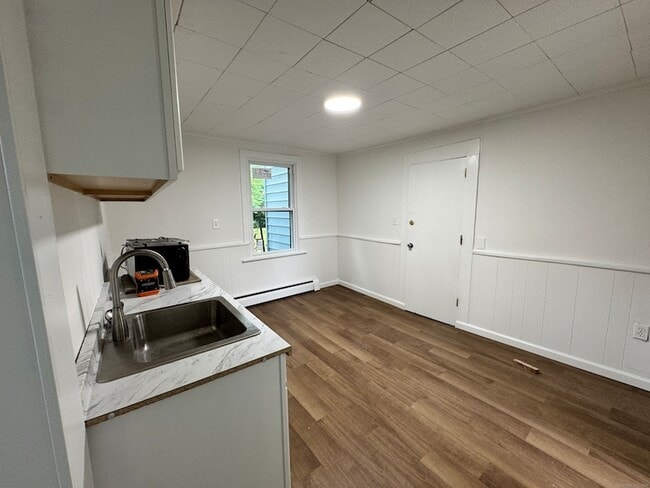 81 Springdale Ave, Unit 1 in Meriden, CT - Building Photo - Building Photo