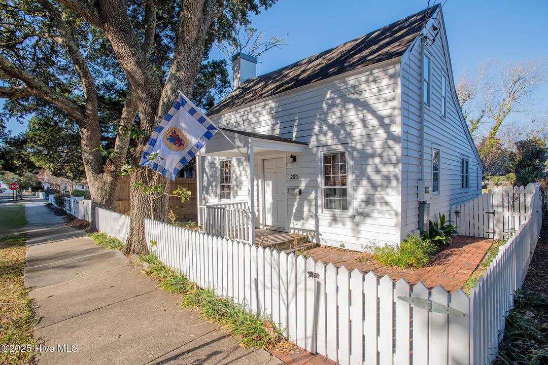 205 Moore St in Beaufort, NC - Building Photo