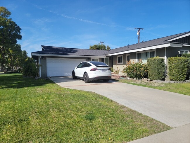 713 S Meade Ave in Fullerton, CA - Building Photo - Building Photo