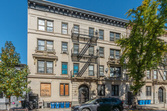 479 Van Buren St in Brooklyn, NY - Foto de edificio - Building Photo