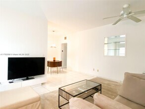 1755 Washington in Miami Beach, FL - Building Photo - Building Photo