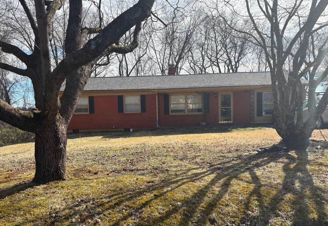 4028 Thornwood Dr in Knoxville, TN - Building Photo