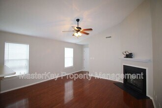 132 Evening Star Dr in Apex, NC - Building Photo - Building Photo