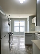 1266 N Regency Dr in Vernon Hills, IL - Building Photo - Building Photo